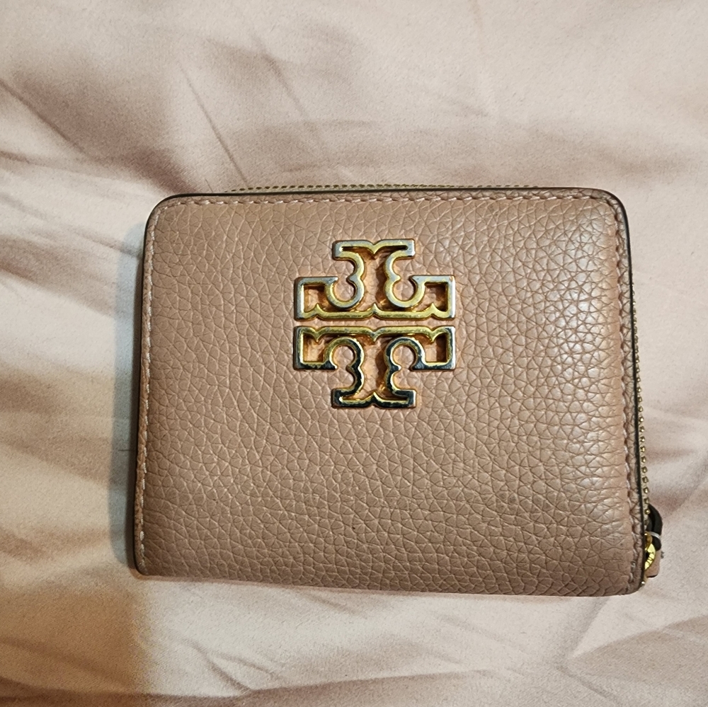 Tory Burch braided leather hand bag with matching wallet. - Picture 12 of 13